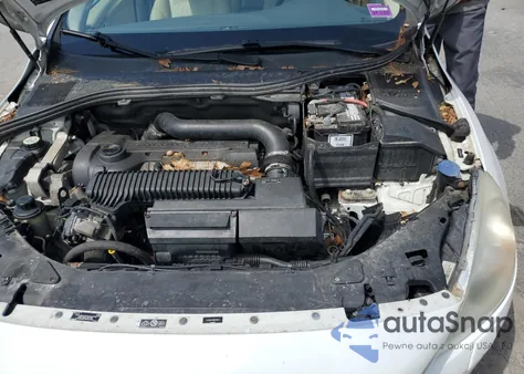 2013 Volvo S60 T5 z USA, uszkodzony, nr VIN YV1612FH6D2210414